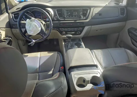 2017 Kia Sedona Lx z USA, uszkodzony, nr VIN KNDMB5C16H6324463